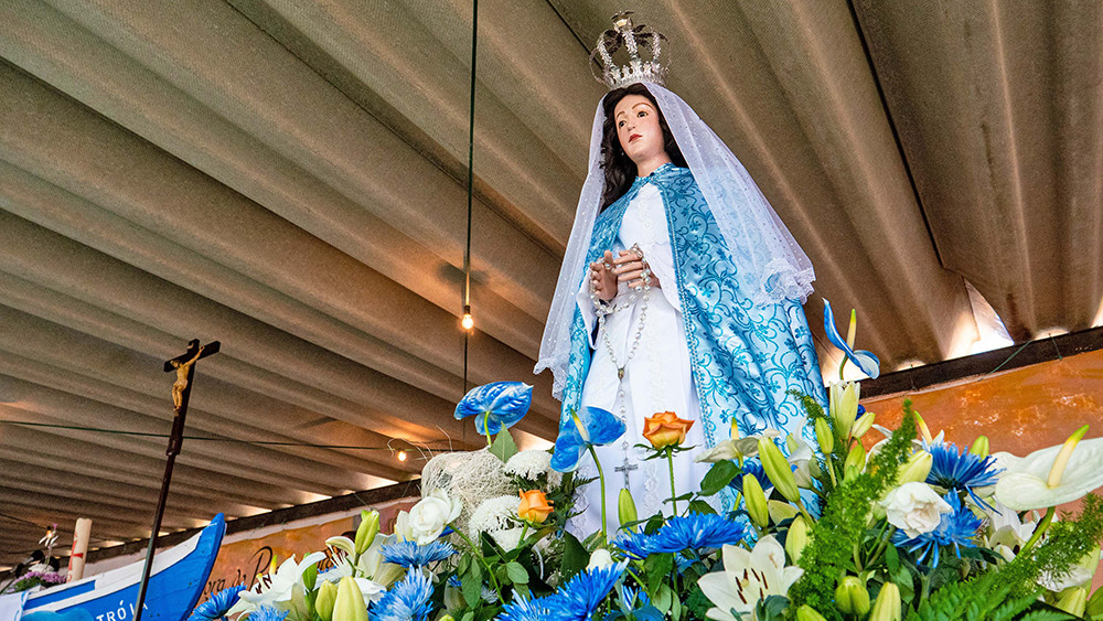 Círio de Nossa Senhora do Rosário de Troia com barcos engalanados