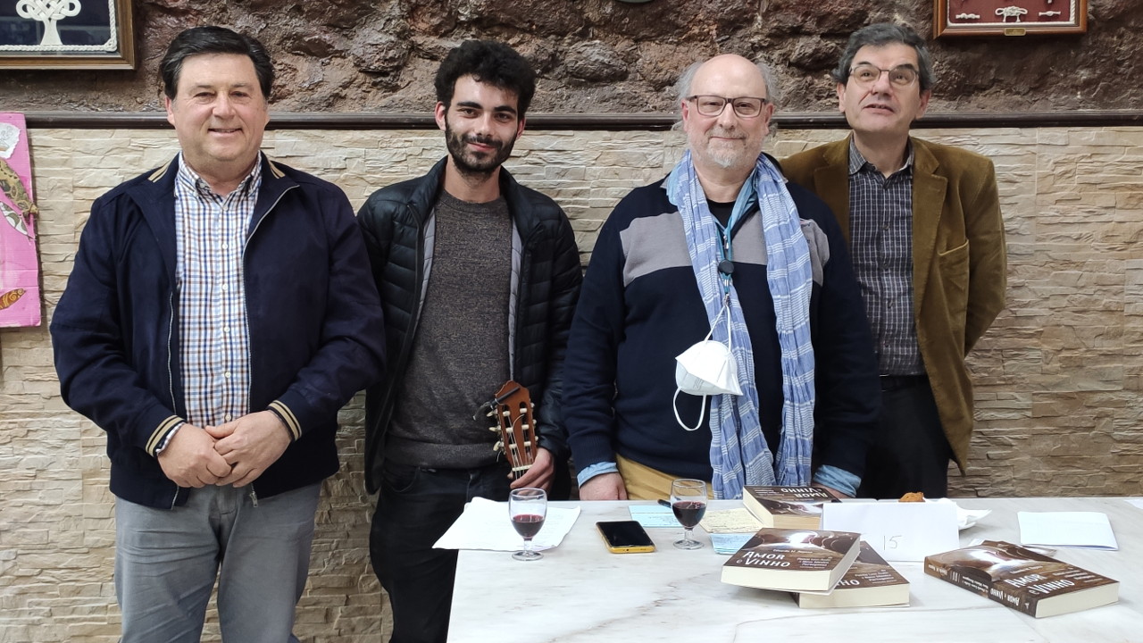 Apresentação do livro "Amor e Vinho”