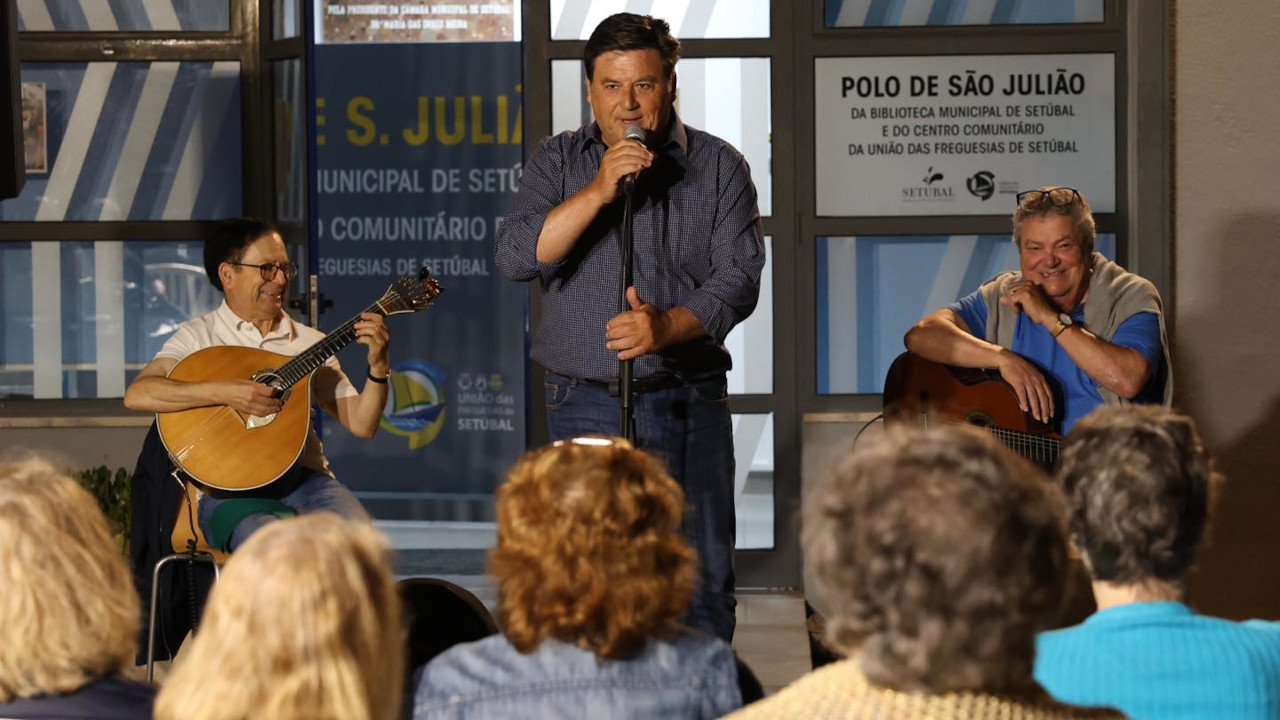 Noite de fado na Praceta da Ilha da Madeira