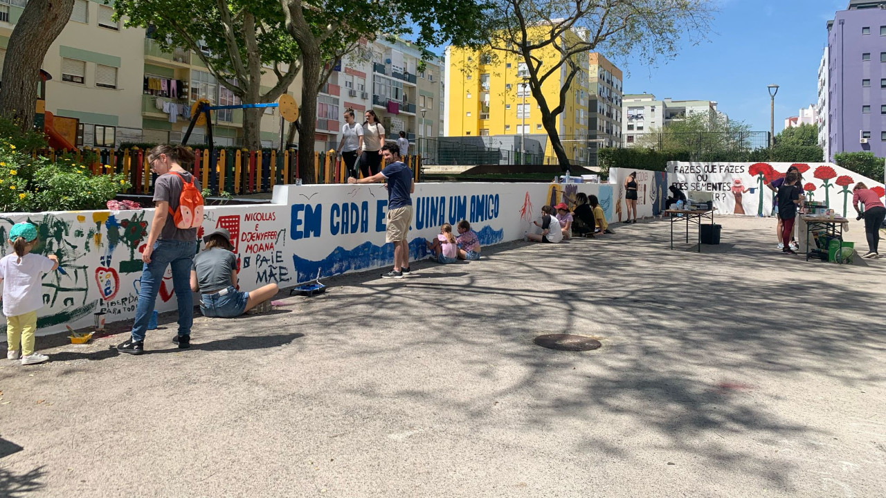 “Histórias que as Paredes Contam” promoveu pintura no Bairro do Liceu