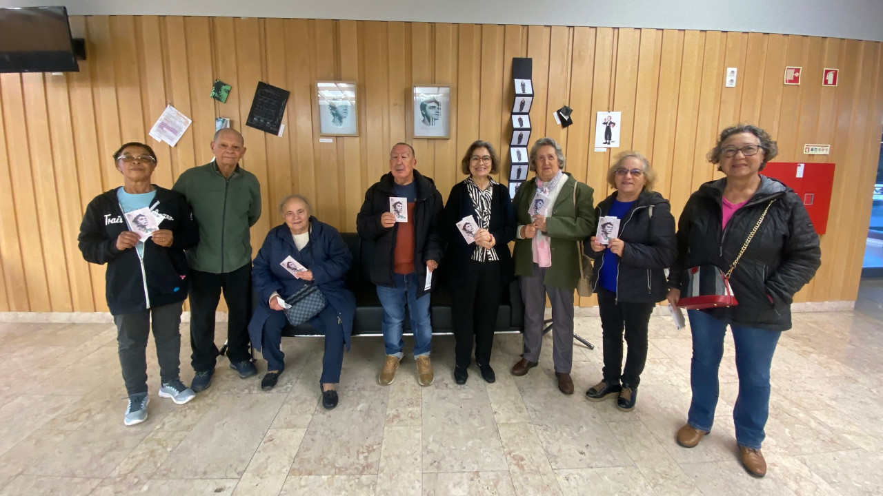 Centro Comunitário assiste a nova criação do Teatro Estúdio Fontenova