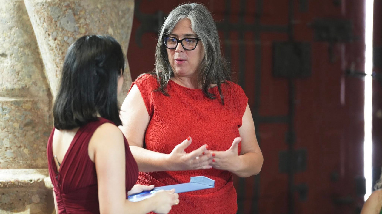 Fátima Silveirinha entrega prémio no Recital de Laureados do Concurso Voz 2025