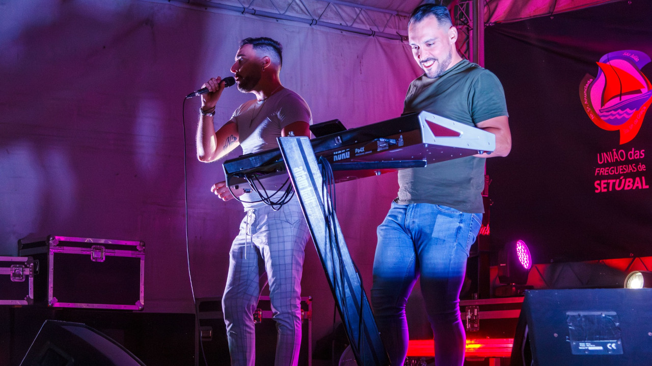 Noite de baile aqueceu Fest'Asso com Duo Ritmo Certo