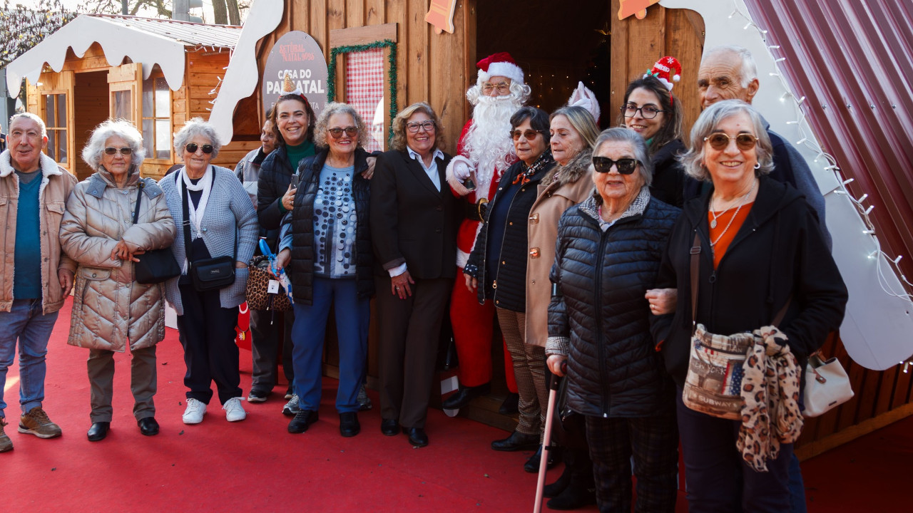 Utentes do Centro Comunitário visitam Mercado de Natal