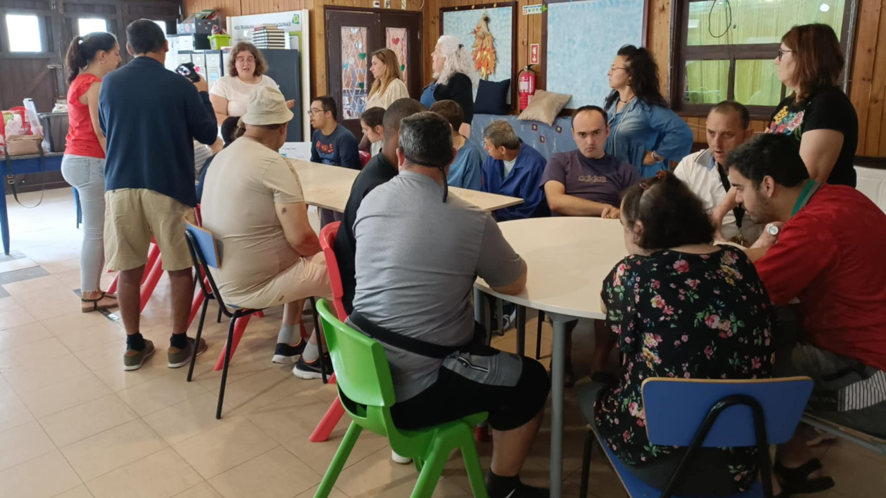 Oficina de Bolas de Sementes dinamiza manhã no CAO 1 da APPACDM