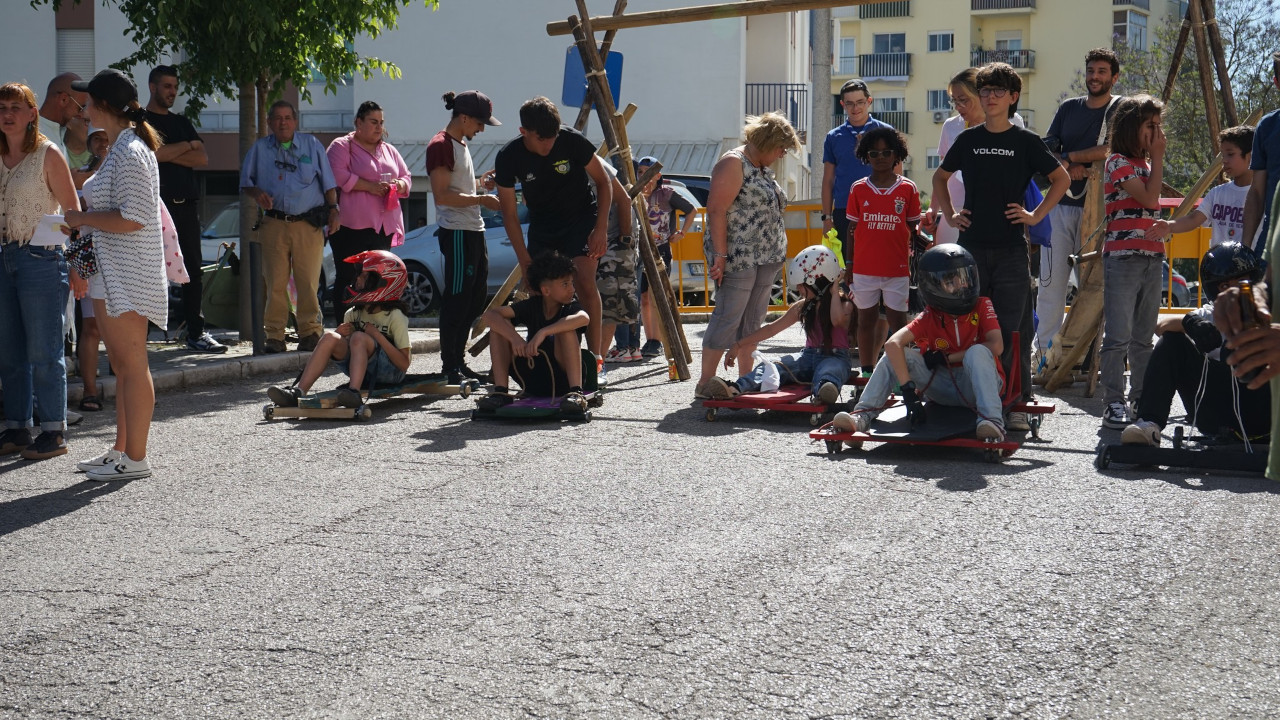 "Prá Rua" leva arte e jogos tradicionais a bairros