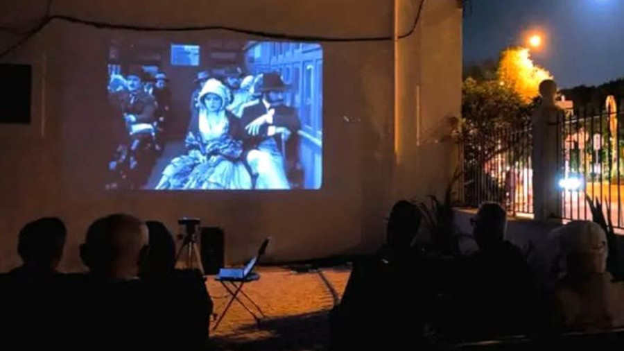Cinema na Rua levou a sétima arte ao Pátio da Conde Ferreira