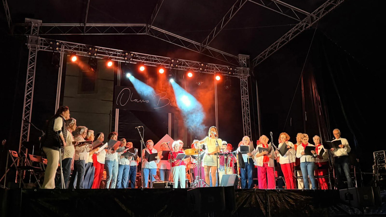 Comemorações dos 52 anos do 25 de Abril na Praça do Bocage