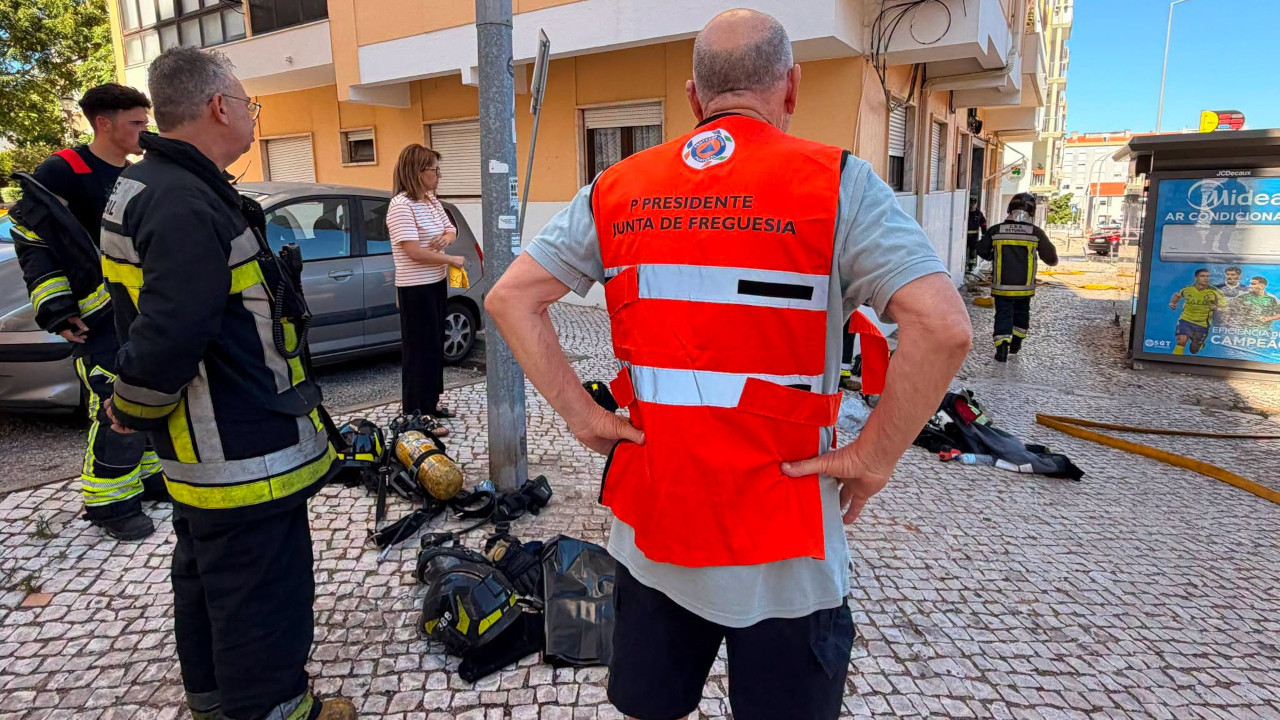 Incêndio na zona da Quinta Alves da Silva