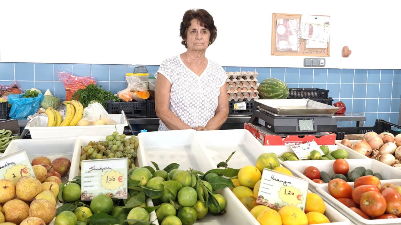 Mercado do Rio Azul: histórias de quem lhe dá vida