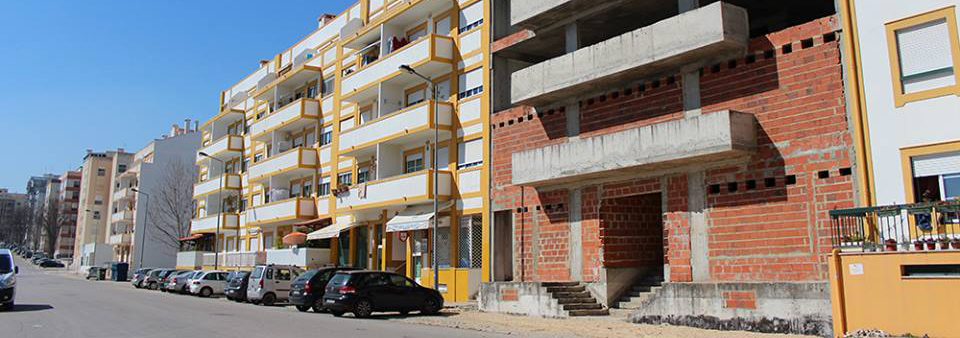 Prédio devoluto no Bairro do Liceu é fechado a tijolo